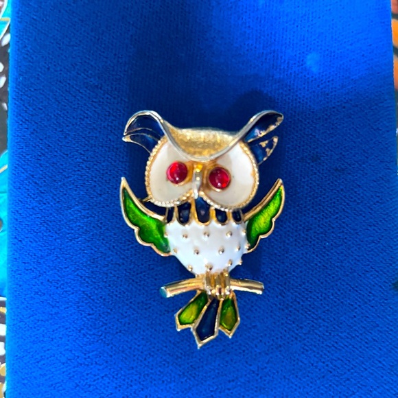 Vintage 1980 ,s owl pin - Picture 2 of 3